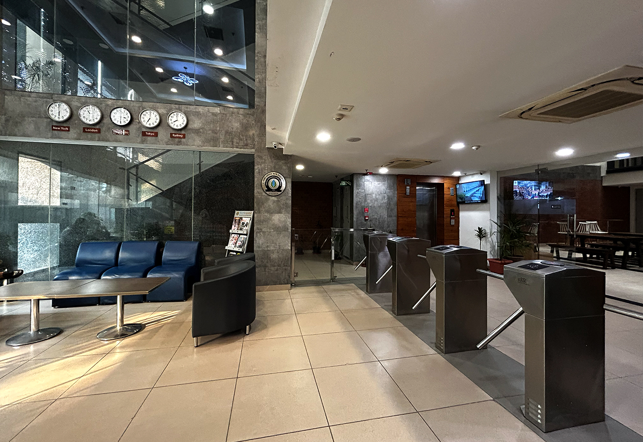 Common lounge area at Worknomic coworking space