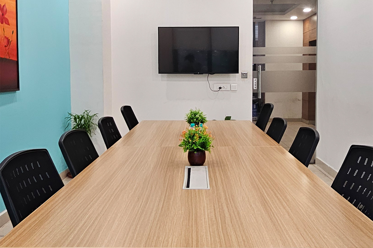 Spacious conference room at Worknomic for corporate meetings