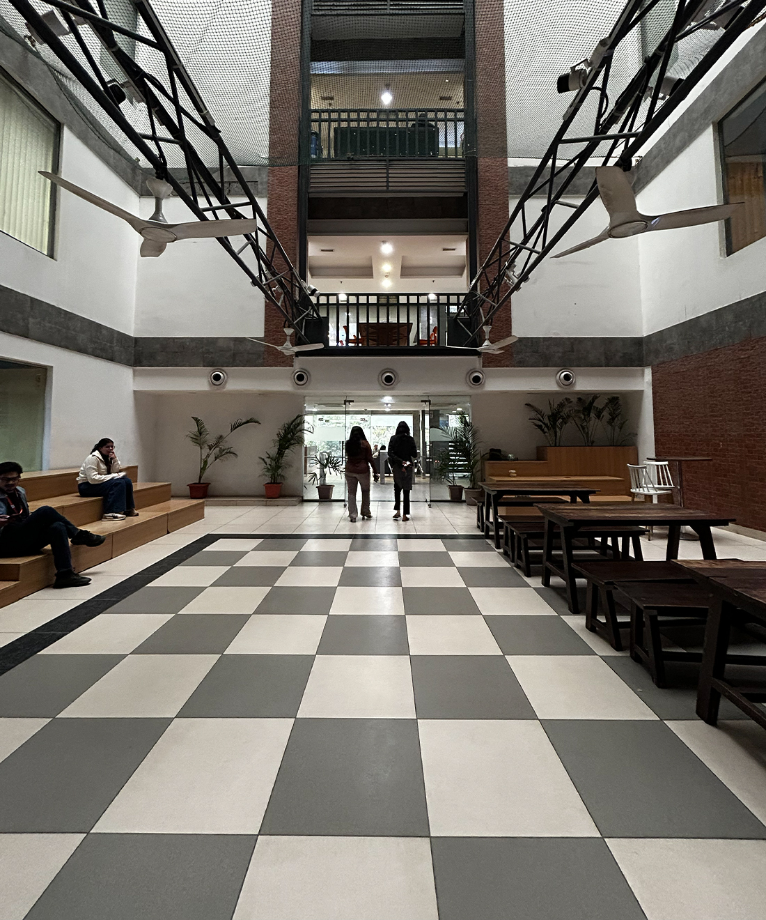 Open collaboration zone for creative discussions